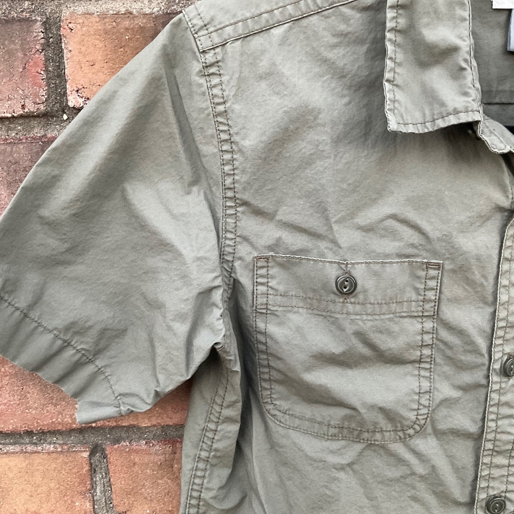 Short sleeve button down! - Picture 3 of 7